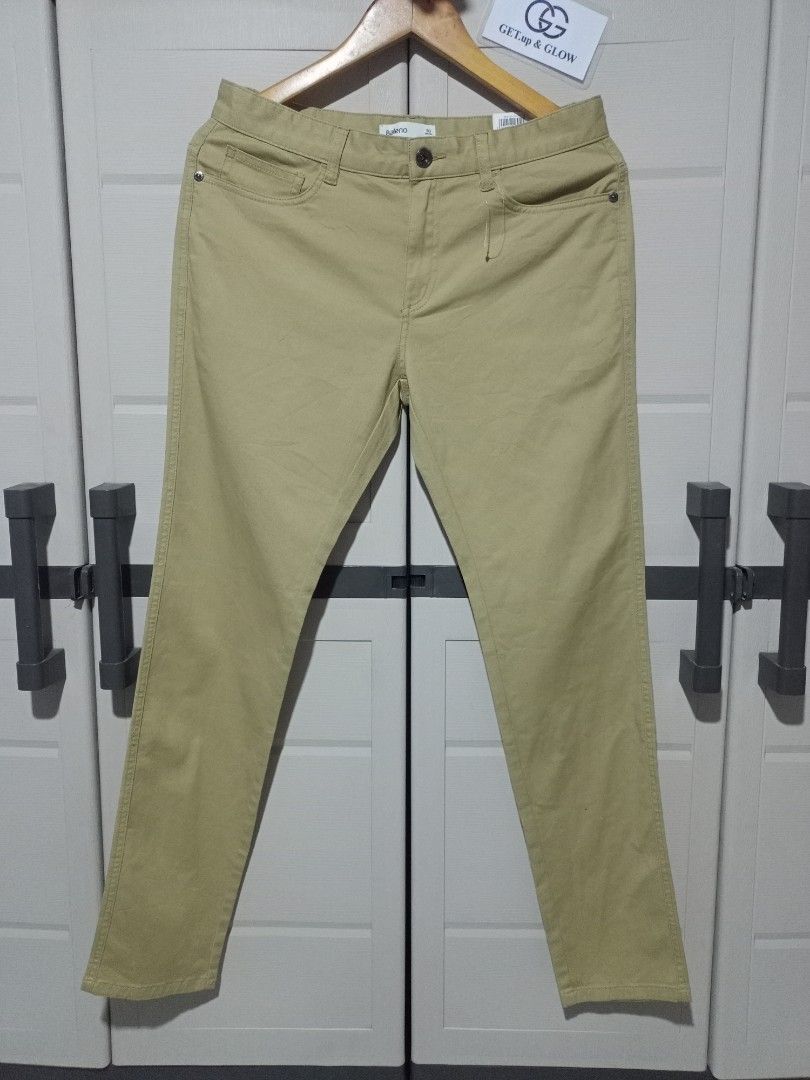 ✅ BALENO Chino Pants (Category: Jeans) located in Palo. Submitted by getupandglow (Listing ID 1466404421, Image 1). Description: ✅ BALENO Chino Pants Skinny Stretchable Size: 30 Lenght: 39 Leg Opening: 6 Issue: None Condition: Good as New Price: ₱850 only + sf 📍 Location: LEYTE MODE OF PAYMENT 💳 GCash (Payment 1st) | ✈️ J&T 📩 MAKE OFFER lang if interested..