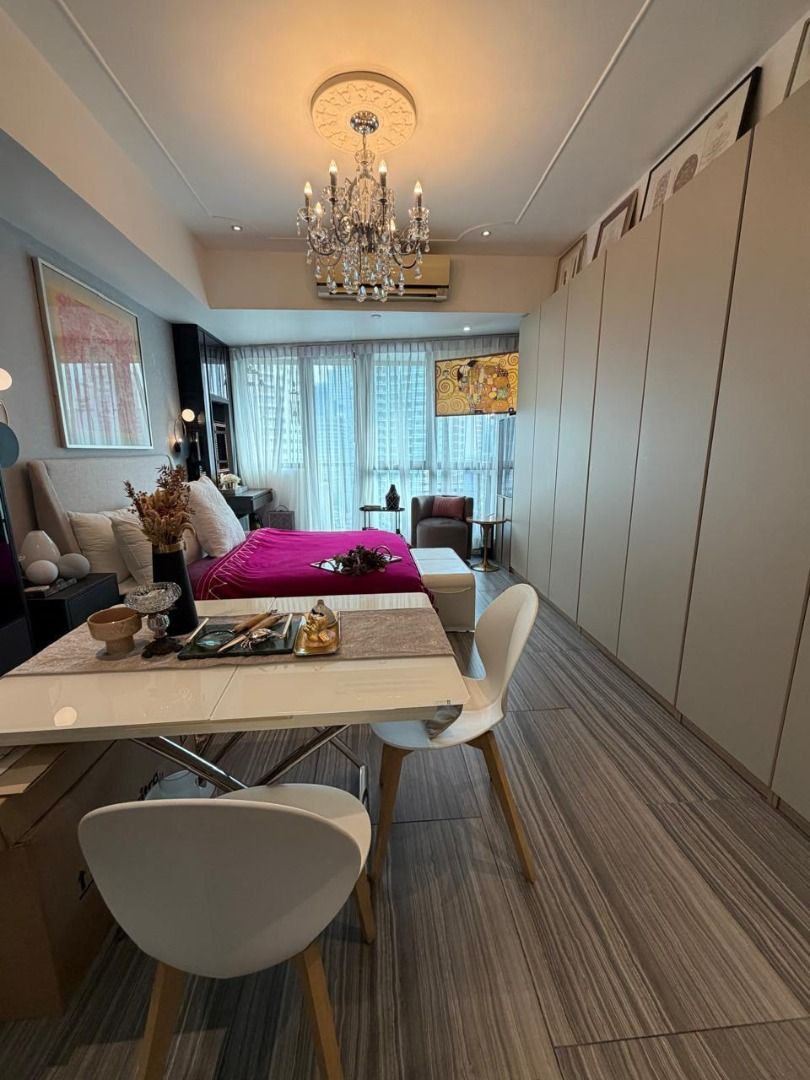 📍 KL Tower Makati (Category: Apartments & Condos) located in Makati City. Submitted by renzproperties (Listing ID 1466453174, Image 2). Description: 📍 KL Tower Makati For Sale - ₱13M Gross Studio 1T&B FA: 35.64 sqm Inclusion: Fully Furnished Parking: none Features: - Facing Legazpi Park - Newly renovated - With balcony Title status: Clean title Ownership: Individual *DIRECT TO OWNER* ⬇️More properties⬇️ FB & IG - renzproperties DM for inquiries