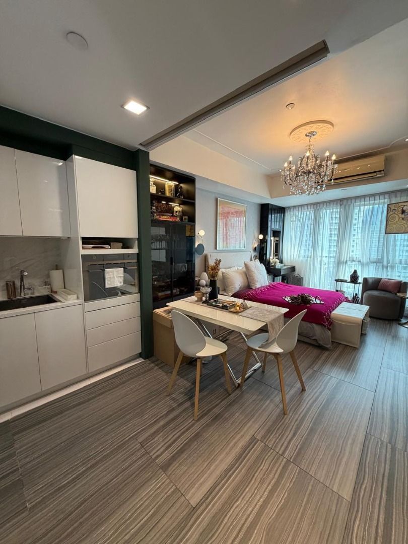 📍 KL Tower Makati (Category: Apartments & Condos) located in Makati City. Submitted by renzproperties (Listing ID 1466453174, Image 1). Description: 📍 KL Tower Makati For Sale - ₱13M Gross Studio 1T&B FA: 35.64 sqm Inclusion: Fully Furnished Parking: none Features: - Facing Legazpi Park - Newly renovated - With balcony Title status: Clean title Ownership: Individual *DIRECT TO OWNER* ⬇️More properties⬇️ FB & IG - renzproperties DM for inquiries