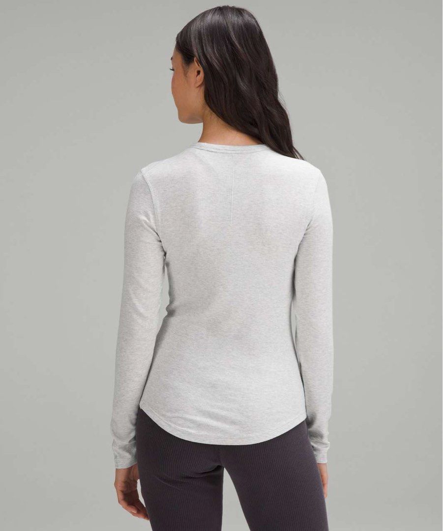 ♻ LULULEMON Hold Tight♻ (Category: Activewear) located in Dumaguete. Submitted by rjapparel24 (Listing ID 1466385701, Image 2). Description: ♻ LULULEMON Hold Tight♻ Size: Xs-Small Length: 25 / Width: 16 Good As New Condition Color rate: 10 /10 Complete tags / NO ISSUE Just do pm if your interested 📩 650 + SF.