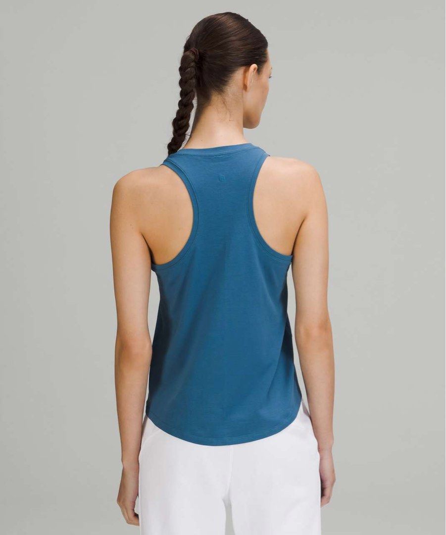 ♻ LULULEMON Love tank-top ♻ (Category: Activewear) located in Dumaguete. Submitted by rjapparel24 (Listing ID 1466380707, Image 2). Description: ♻ LULULEMON Love tank-top ♻ Size: 4 on tag Length: 22 / Width: 16 Excellent Condition Color rate: 9.8 /10 Complete tags / NO ISSUE Just do pm if your interested 📩 550 + SF.