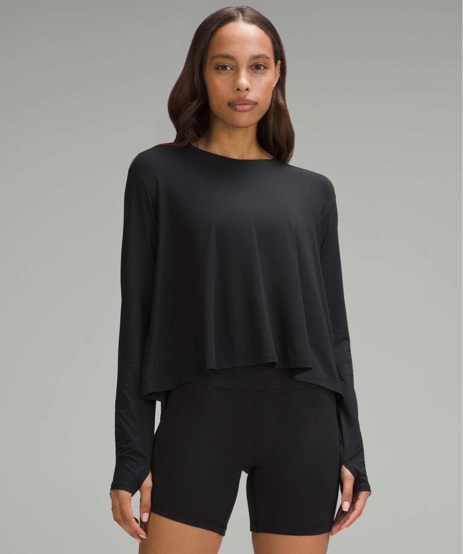 ♻ LULULEMON Modal Relaxed fit♻ (Category: Activewear) located in Dumaguete. Submitted by rjapparel24 (Listing ID 1466384724, Image 1). Description: ♻ LULULEMON Modal Relaxed fit♻ Size: S-M on tag Length: 20 / Width: 19 Good As New Condition Color rate: 10 /10 Complete tags / NO ISSUE Just do pm if your interested 📩 650 + SF.
