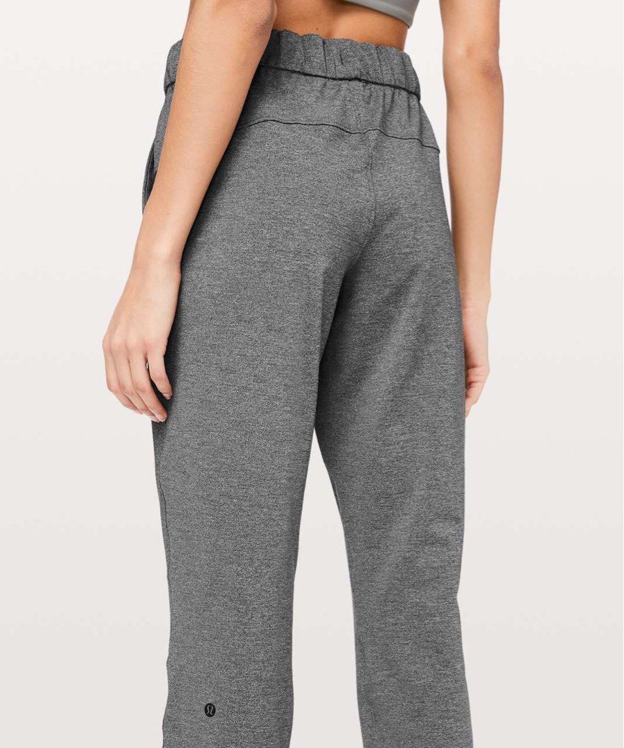 ♻ LULULEMON On the Fly♻ (Category: Activewear) located in Dumaguete. Submitted by rjapparel24 (Listing ID 1466386254, Image 2). Description: ♻ LULULEMON On the Fly♻ Size: 6 on tag Length: 37 / Waist: 28-32 Good As New Condition Color rate: 10 /10 Complete tags / NO ISSUE Just do pm if your interested 📩 850 + SF.