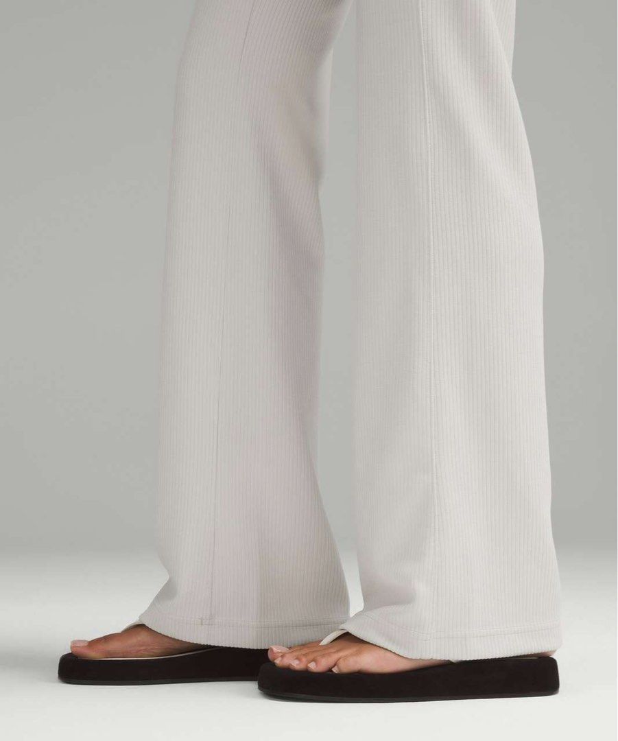 ♻ LULULEMON Ribbed Softstreme Flared♻ (Category: Activewear) located in Dumaguete. Submitted by rjapparel24 (Listing ID 1466386073, Image 3). Description: ♻ LULULEMON Ribbed Softstreme Flared♻ Size: 4 on tag Length: 23 / Waist: 22-28 Excellent Condition Color rate: 10 /10 Complete tags / NO ISSUE Just do pm if your interested 📩 1k + SF.
