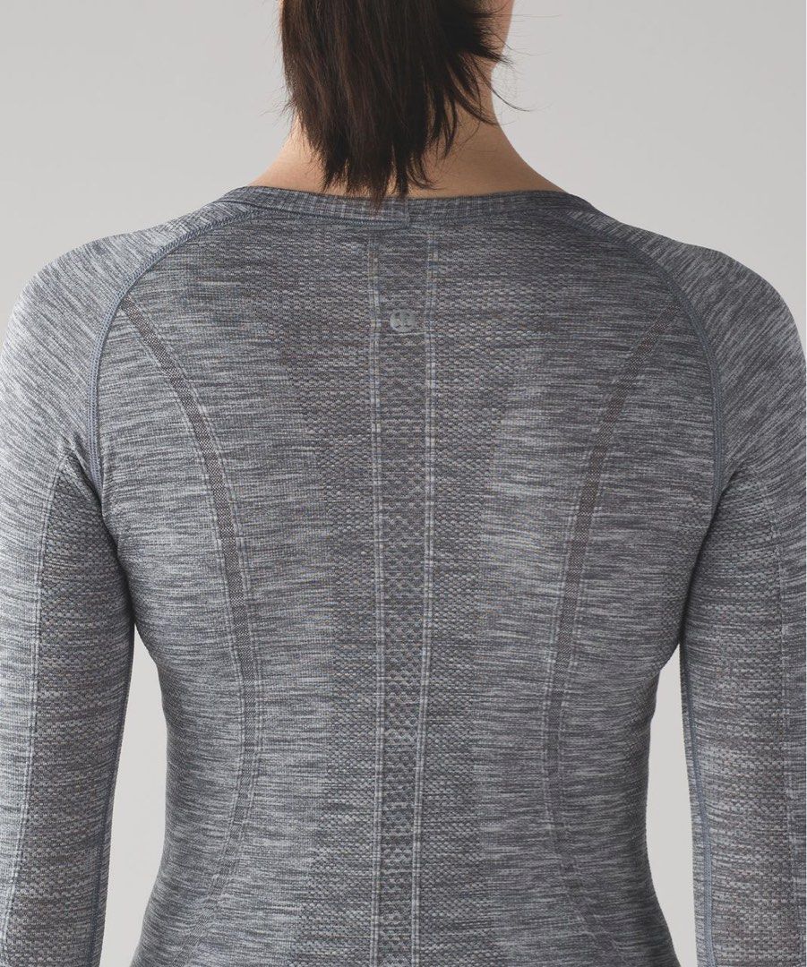♻ LULULEMON Swiftly Tech♻ (Category: Activewear) located in Dumaguete. Submitted by rjapparel24 (Listing ID 1466384918, Image 2). Description: ♻ LULULEMON Swiftly Tech♻ Size: 6 on tag Length: 28 / Width: 16 Good As New Condition Color rate: 10 /10 Complete tags / NO ISSUE Just do pm if your interested 📩 650 + SF.