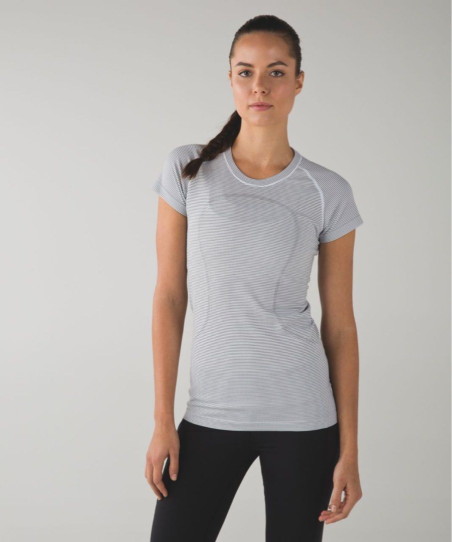 ♻ LULULEMON Swiftly tech♻ (Category: Activewear) located in Dumaguete. Submitted by rjapparel24 (Listing ID 1466388402, Image 2). Description: ♻ LULULEMON Swiftly tech♻ Size: 2 on tag Length: 26 / Width: 13 Good As New Condition Color rate: 10 /10 Complete tags / NO ISSUE Just do pm if your interested 📩 650 + SF.