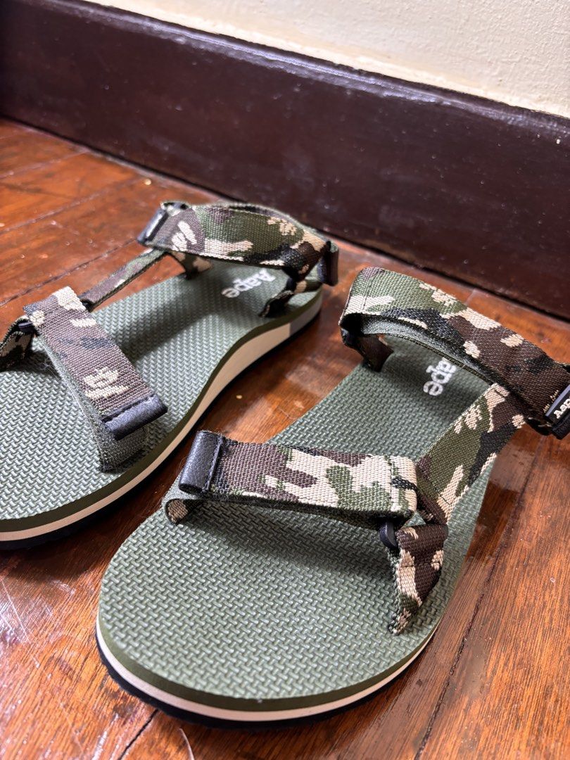 Aape Camo Sandals (Category: Slippers & Slides) located in Manila. Submitted by earlylifecrisis3 (Listing ID 1466461579, Image 3). Description: Size 9 Condition 9.5/10 Measure it by inch Insole: 11 Outsole: 11.5 Heels: 1.2 •Refund / Returns not allowed allowed •Please do check the dimensions size on labels sometimes are not accurate on the sizing •Ask me before purchasing.