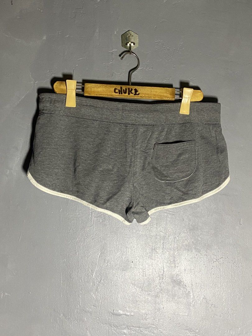 Abercrombie & Fitch (Category: Activewear) located in Cabuyao City. Submitted by saucycloset (Listing ID 1466397533, Image 3). Description: Abercrombie & Fitch Size : Large Dimes : 34-36W 8L Condition : Excellent Issue : none Price : 380 📍READY TO WEAR 📍Cabuyao Laguna.