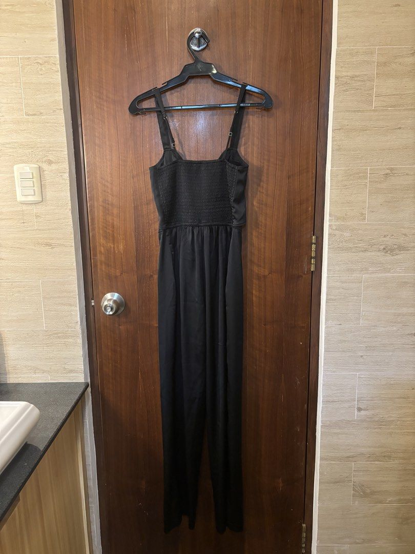 Abercrombie & Fitch Black Jumpsuit (Category: Jumpsuits) located in Muntinlupa City. Submitted by juliegarcia (Listing ID 1466443274, Image 3). Description: 🚢 Shipping fee not included. 💸 Price negotiable. 💌 DM for more photos & info. .