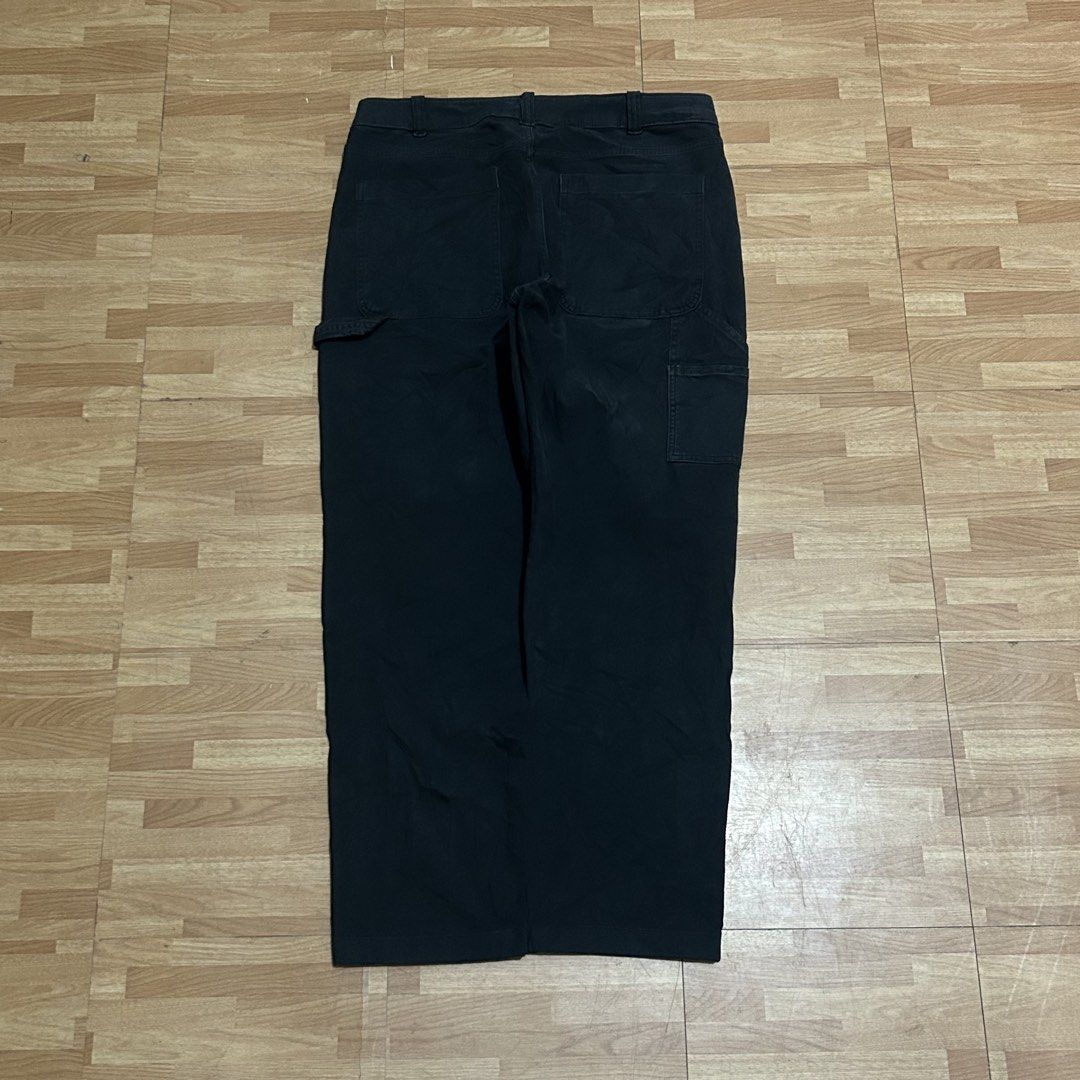 Abercrombie & Fitch Carpenter Pants (Category: Jeans) located in Manila. Submitted by offthebins (Listing ID 1466444082, Image 1). Description: 36x39.5x8 Needs wash, Minimal dirts Excellent Condition .