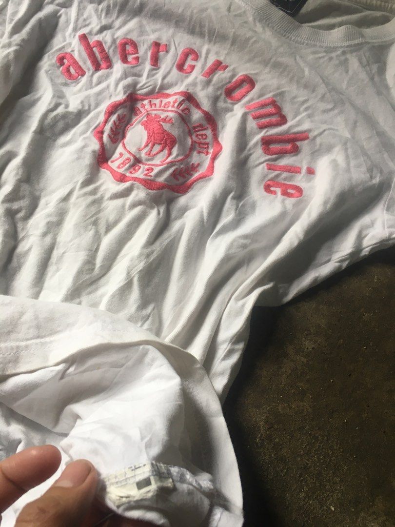 ABERCROMBIE WHITE TEE SIZE M ON TAG (Category: Shirts) located in Davao. Submitted by rasthrift22 (Listing ID 1466384016, Image 3). Description: SIZE MEDIUM ON TAG NO ISSUES NEED WASH ONLY EXCELLENT CONDITION COLOR RATE 9.8/10.