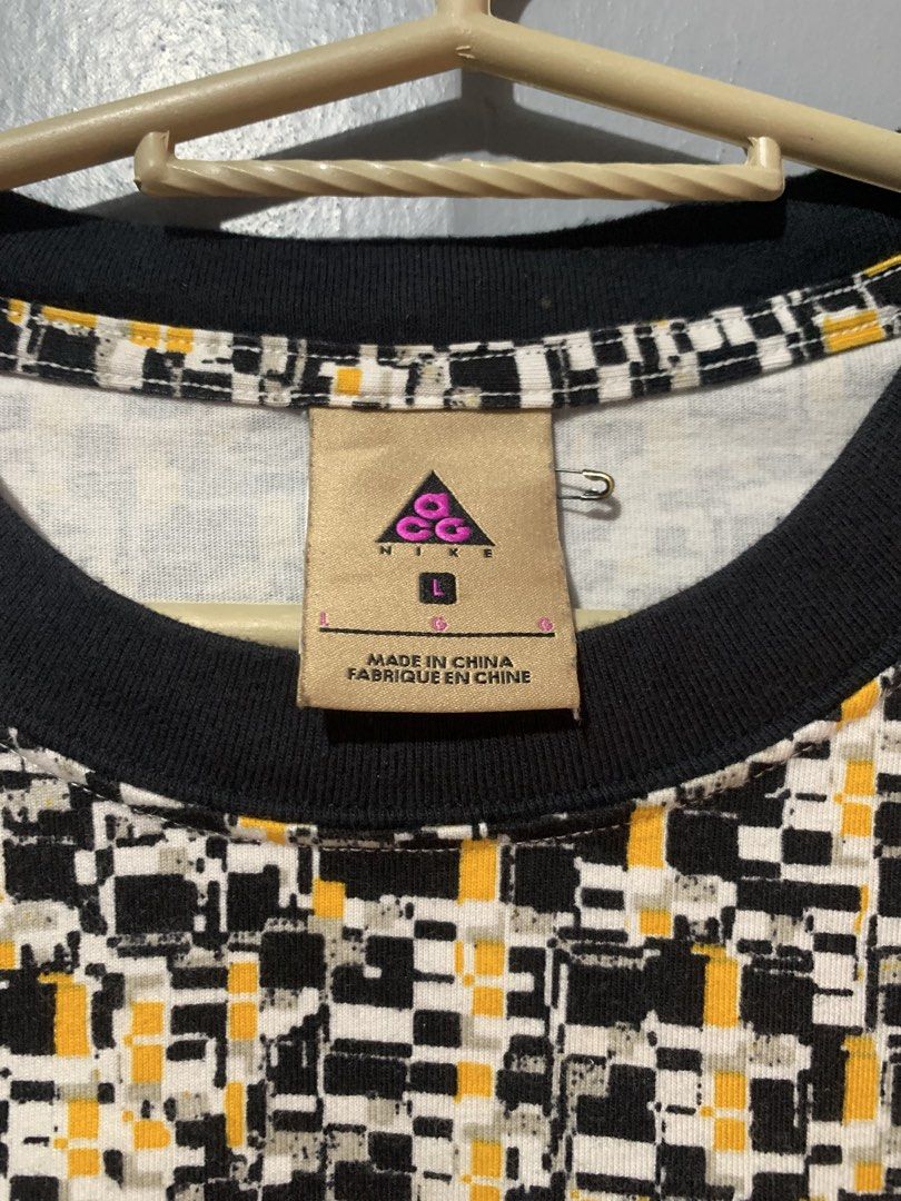 ACG Tee (Category: Activewear) located in Tagbina. Submitted by maxy123_490 (Listing ID 1466526319, Image 2). Description: LIKE NEW CONDITION LARGE NO VISIBLE FLAWS DETAILS POSTED.