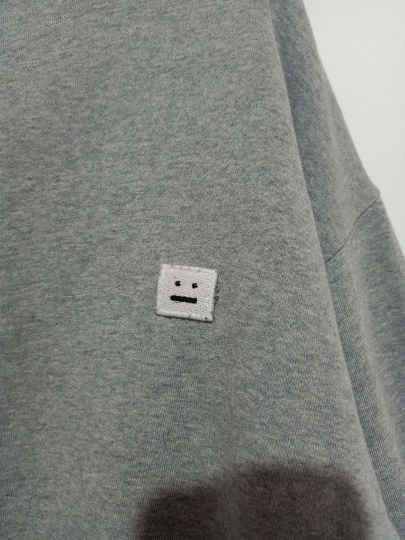 Acne Studios Sweater L (Category: Coats, Jackets and Outerwear) located in Manila. Submitted by thriftyasher.2601. (Listing ID 1466471322, Image 3). Description: .