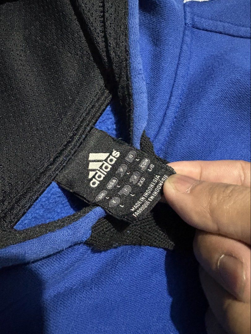Adidas (Category: Hoodies) located in Carmona. Submitted by arthrift.31 (Listing ID 1466459009, Image 3). Description: Width:24 Length:29.5 Condition:9/10 Colorrate:9/10 Issue:Stain but washable (see the last picture).