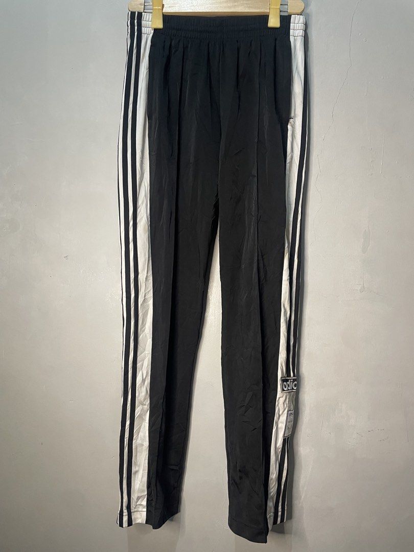 Adidas adi snap trackpants (Category: Joggers) located in Binan City. Submitted by miguelcubelo (Listing ID 1466427719, Image 1). Description: condition: Excellent color rate: 10/10 size: size 10 dimes: W 30 x 32 L 41 hem 8 issue: NONE❌ need wash only ₱550.