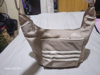 (Category: ) located in . Submitted by bagsforless16 (Listing ID 1466489643, Image 1). Description: .