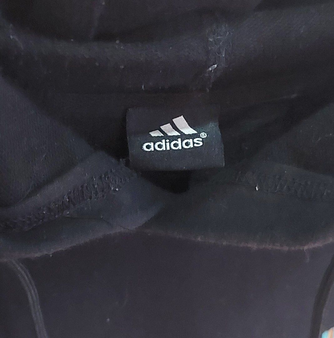 Adidas Comics Panda Printing Hoodie (Category: Luxury Apparel) located in Pozorrubio. Submitted by infinite_grind_0.1 (Listing ID 1466450772, Image 3). Description: adidas Comics Panda Printing Hoodie 350 size on tape chest 21 length 27.