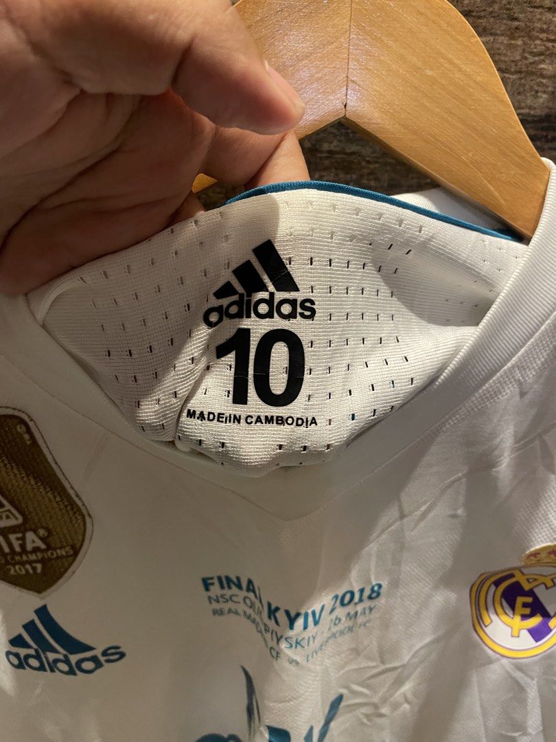 Adidas Real Madrid Ronaldo (Category: Coats, Jackets and Outerwear) located in Pagadian. Submitted by xarlesscute (Listing ID 1466506197, Image 2). Description: .