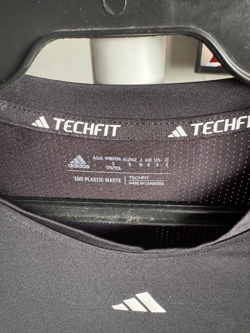 Adidas running top (Category: Activewear) located in Quezon City. Submitted by essief (Listing ID 1466340810, Image 2). Description: Like new, worn once :) RFS: Sizing up! .
