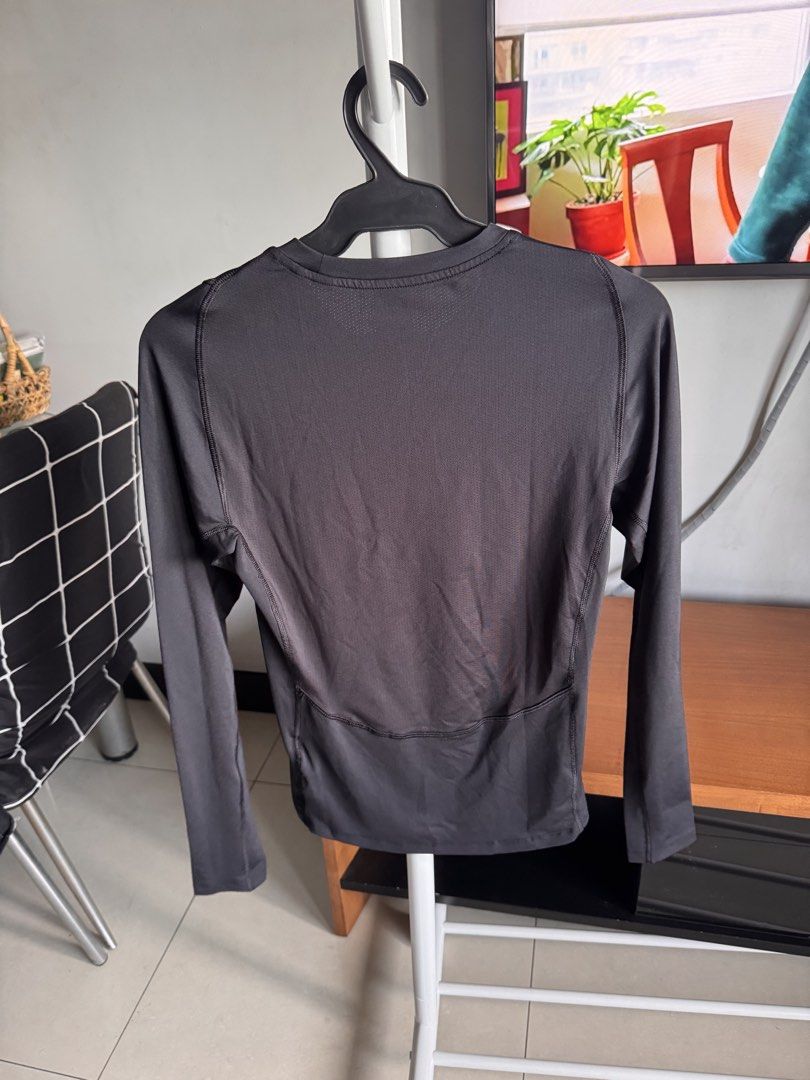 Adidas running top (Category: Activewear) located in Quezon City. Submitted by essief (Listing ID 1466340810, Image 3). Description: Like new, worn once :) RFS: Sizing up! .