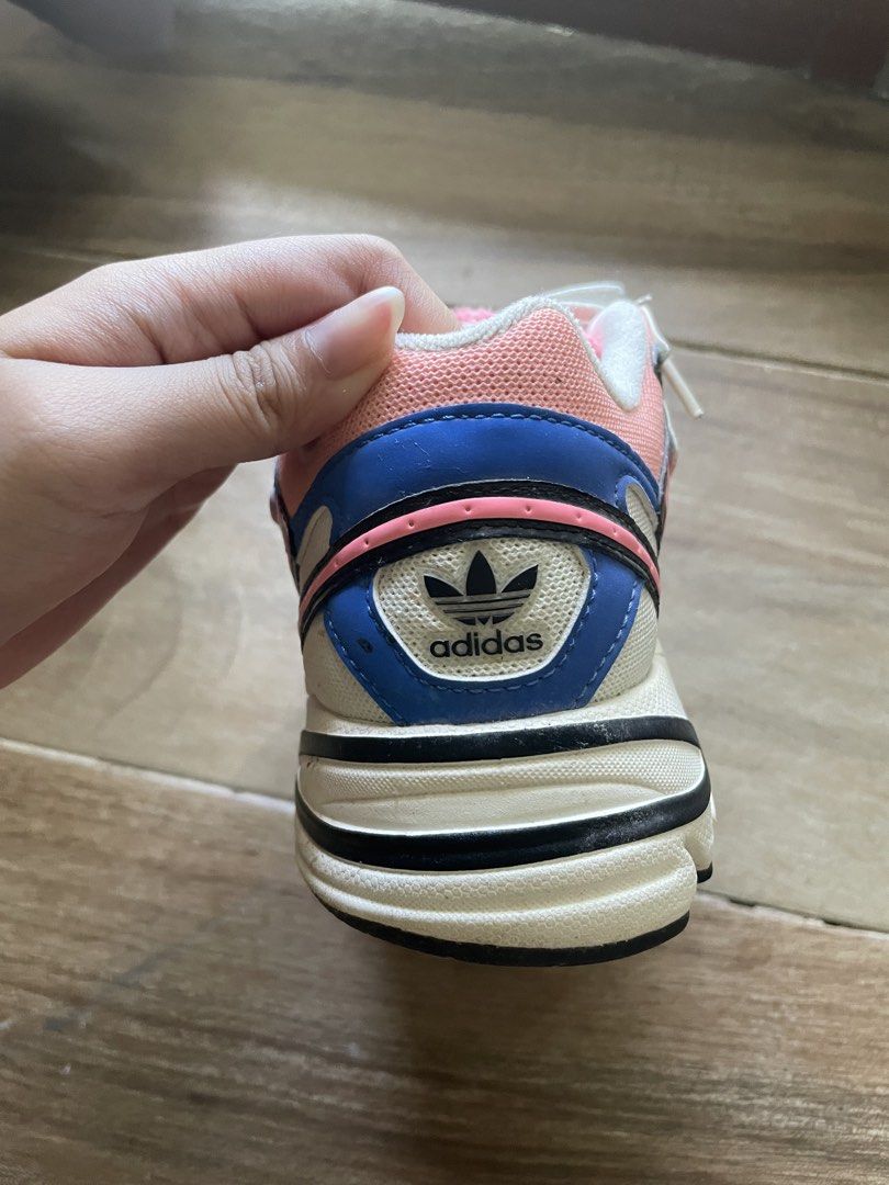 Adidas Sanrio Sneakers (Category: Sneakers) located in Manila. Submitted by kylaaaaa_ (Listing ID 1466354752, Image 3). Description: .