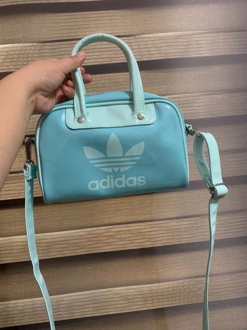 Adidas Sling (Category: Cross-body Bags) located in Bacolod City. Submitted by sebastianc97758 (Listing ID 1466347098, Image 1). Description: preloved auth like new.