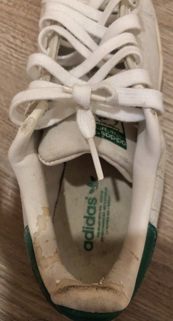 Adidas Stan Smith (Category: Sneakers) located in Quezon City. Submitted by gchua888 (Listing ID 1466434094, Image 3). Description: Adidas Stan Smith Size: US 6.5 Flaws: chipped/peeling sides and slight yellowish stain on side .