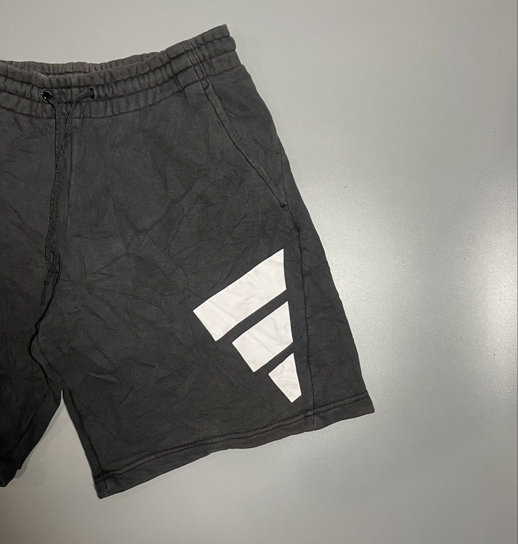 Adidas sweatshort (Category: Shorts) located in Leyte. Submitted by vincentjohn3 (Listing ID 1466561046, Image 3). Description: .