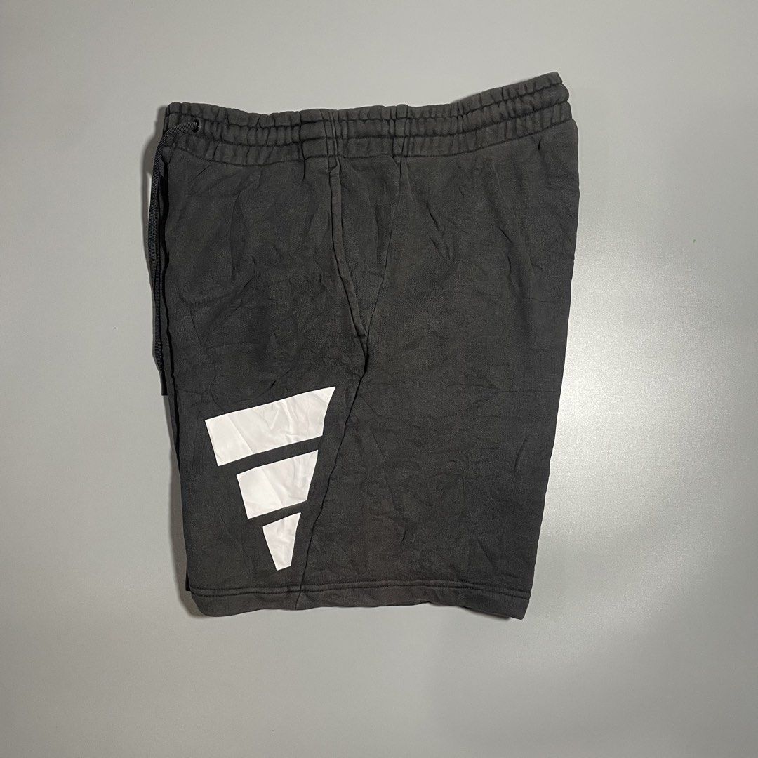 Adidas sweatshort (Category: Shorts) located in Leyte. Submitted by vincentjohn3 (Listing ID 1466561046, Image 2). Description: .