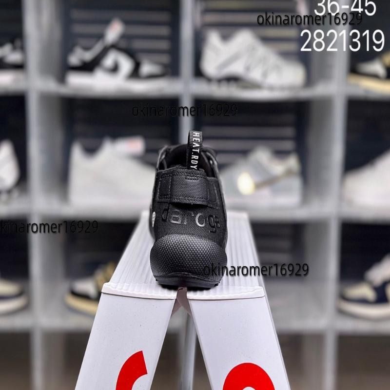 Adidas Terrex Daroga Two 黑白三杠網面透氣溯溪鞋 （分類：波鞋）位於 Hong Kong。 由 mystictree_c10376 提交（商品編號 1466534228，圖片 4）。簡介： 📐 尺碼：35-46 🚚 訂購流程：下單後約5-7天到港，順豐免費包郵 ✨ 產品特點：經典黑白配色、標誌性三杠設計、透氣網面材質，專為涉水活動打造，輕便舒適兼具實用性。。