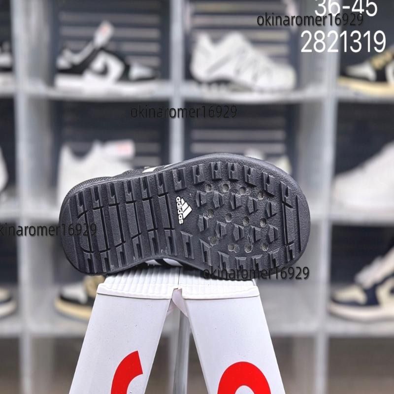 Adidas Terrex Daroga Two 黑白三杠網面透氣溯溪鞋 （分類：波鞋）位於 Hong Kong。 由 mystictree_c10376 提交（商品編號 1466534228，圖片 6）。簡介： 📐 尺碼：35-46 🚚 訂購流程：下單後約5-7天到港，順豐免費包郵 ✨ 產品特點：經典黑白配色、標誌性三杠設計、透氣網面材質，專為涉水活動打造，輕便舒適兼具實用性。。