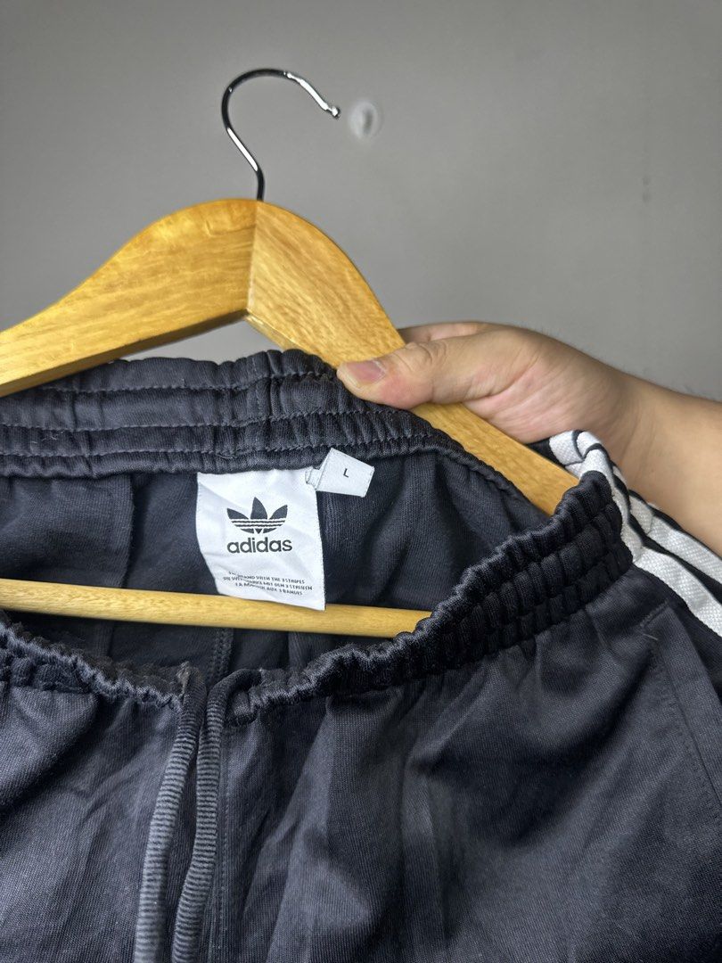 ADIDAS TRACK SHORT (Category: Shorts) located in Molave. Submitted by thriftmate13 (Listing ID 1466527434, Image 2). Description: .