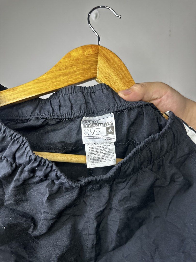 ADIDAS TRACK SHORT (Category: Shorts) located in Molave. Submitted by thriftmate13 (Listing ID 1466527882, Image 2). Description: .