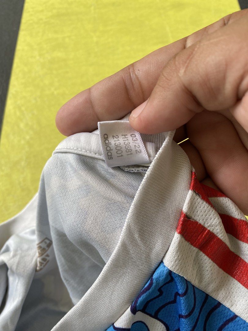 ADIDAS UKIYO JAPAN WAVES SPECIAL EDITION (Category: Activewear) located in Tagbilaran City. Submitted by we_thrift (Listing ID 1466348016, Image 3). Description: XL ON TAG Width:21 Length:29.