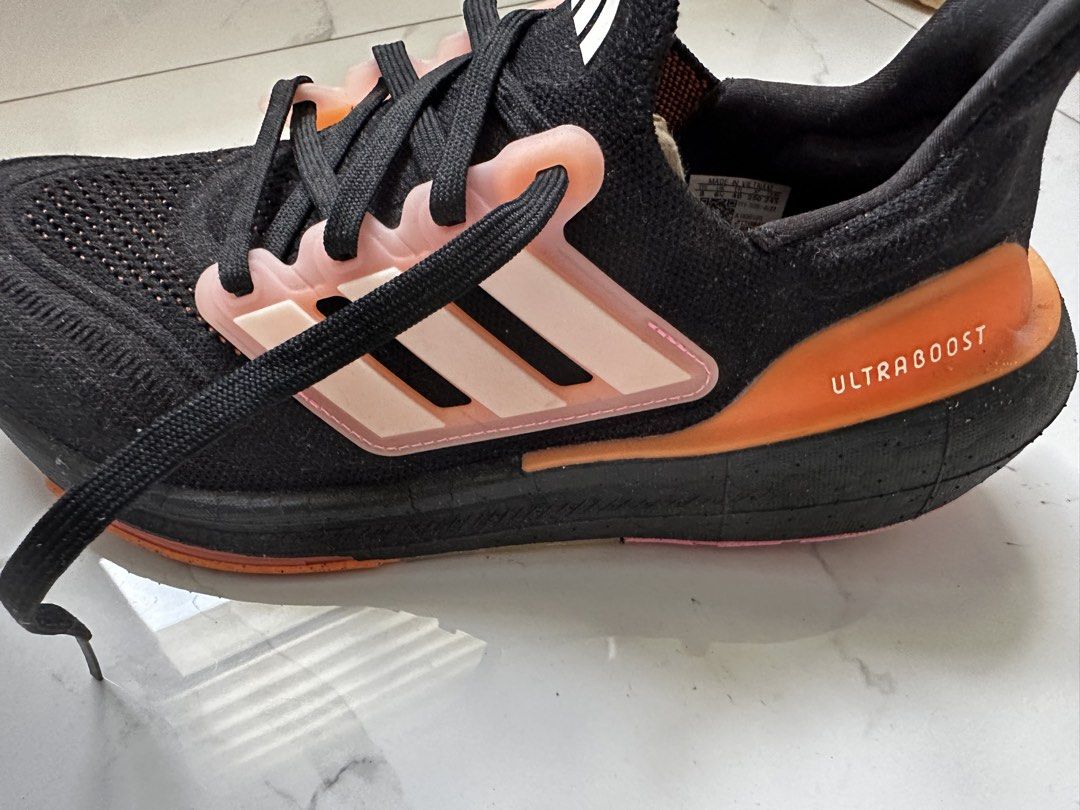 Adidas Ultraboost (Category: Sneakers) located in Manila. Submitted by amseller8 (Listing ID 1466426471, Image 3). Description: .