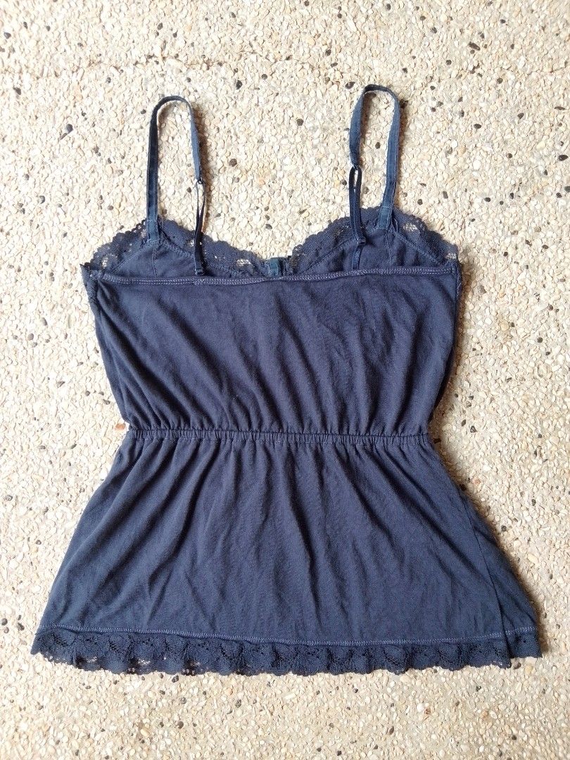 Aeropostale top (Category: Sleeveless) located in Batangas. Submitted by 68.thrifts (Listing ID 1466389609, Image 2). Description: Small on tag -no issue -no pinhole -good condi.