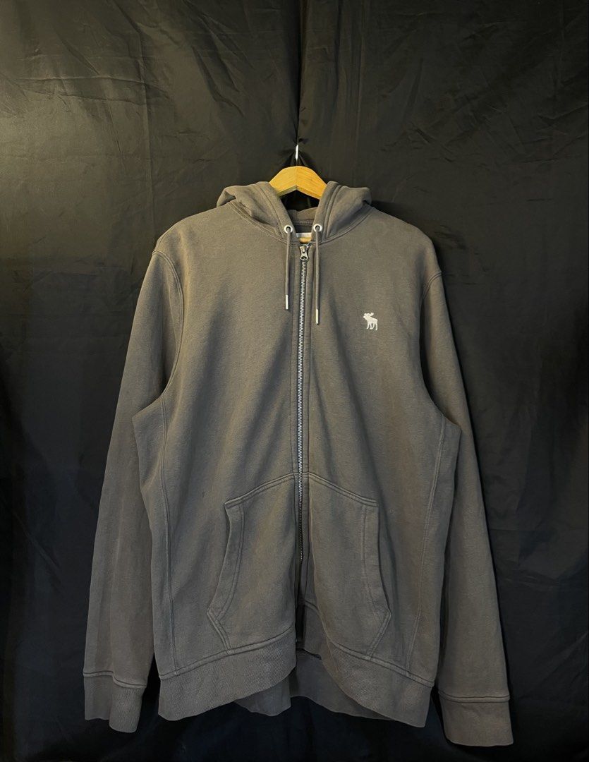 A/F HOODIE (Category: Coats, Jackets and Outerwear) located in Manila. Submitted by deyl_itzwhtt (Listing ID 1466442167, Image 1). Description: W25XL29.5 No Issue.