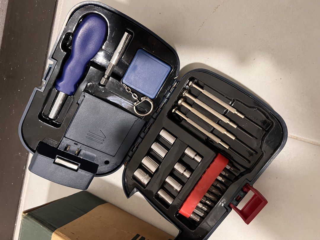 Affordable pocket tool kit 😍👌🏻 (Category: Construction Tools & Equipment) located in Malolos. Submitted by afford.japan (Listing ID 1466437015, Image 2). Description: Affordable pocket tool kit 😍👌🏻.