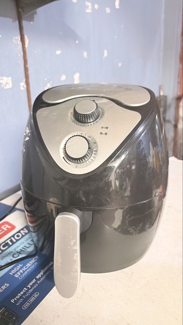 Air fryer (Category: Fryers) located in Caloocan City. Submitted by bestsurplusinph (Listing ID 1466353811, Image 1). Description: Korean preloved Air Fryer 4L No issue gagamitin nalang 220v yan sya kaya pwede direct sa voltage natin ⚡️ 📍maypajo caloocan city.