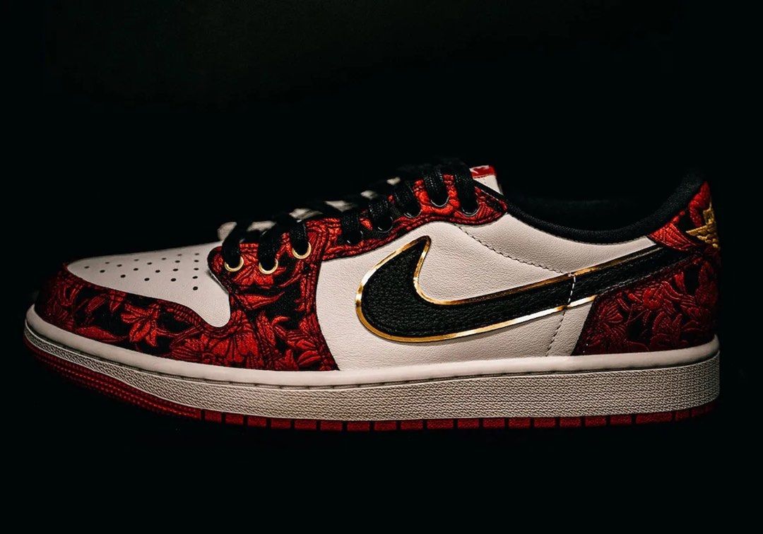 Air Jordan 1 Low Garden (Category: Sneakers) located in Olongapo. Submitted by ocsan (Listing ID 1464742241, Image 3). Description: BNEW! - TITAN 22 RELEASE! - SIZES AVAILABLE: 9.5US - 1 PAIR 8.5US - 1 PAIR PM. Thanks. Location: Olongapo City. Note: PWEDE RIN STRAIGHT SWAP ANG ISA SA KOBE 9 CNY SIZE 9..