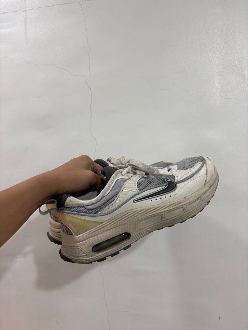 Air Max Bliss sneakers (Category: Shoe inserts) located in Cebu City. Submitted by cookiebear121998 (Listing ID 1466368190, Image 3). Description: Personal use only. Lightly used and well taken care of. Still in good condition with no major damage or issues. Selling because I don’t use them anymore. Please see photos for the actual condition. RFS: No longer used..