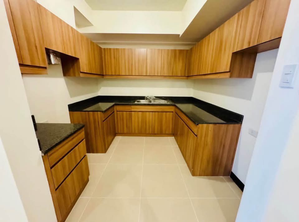 (Category: ) located in . Submitted by mjkali (Listing ID 1466457056, Image 1). Description: .