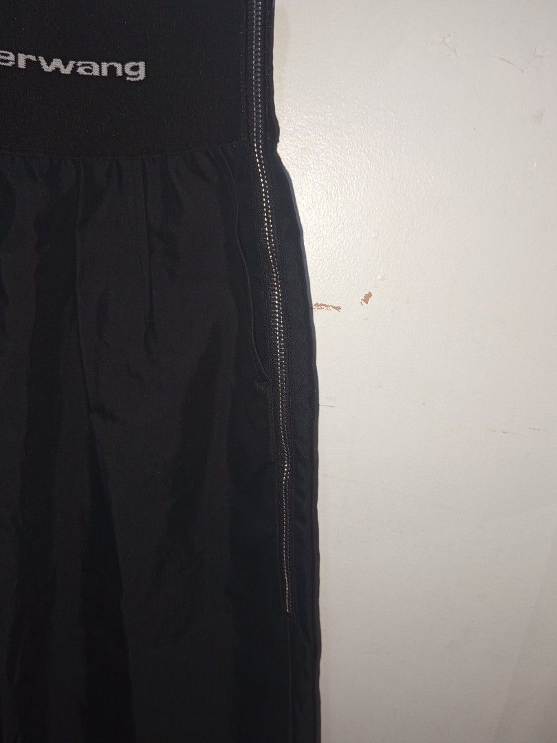 Alexander Wang Authentic Logo Wide Trouser (Category: Other Bottoms) located in Manila. Submitted by thriftspotting (Listing ID 1466524721, Image 3). Description: Never been Used Good as New Condition.