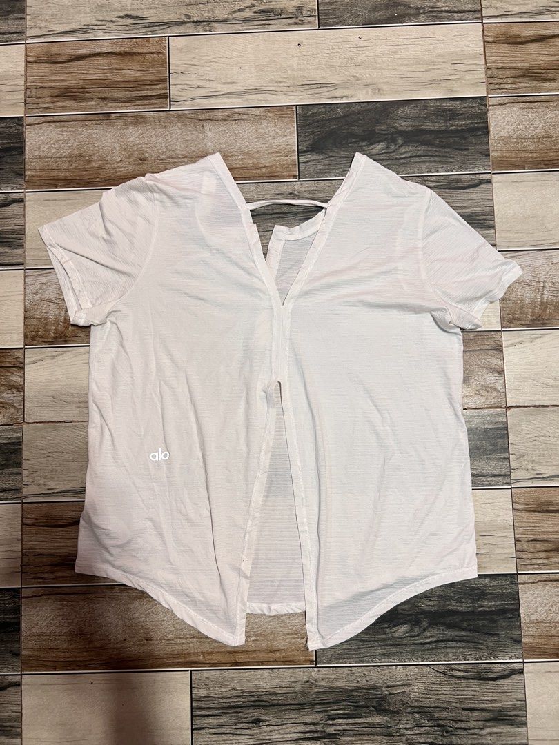 ALO drifit shirt (Category: Activewear) located in Silay City. Submitted by jeffreyxsummer (Listing ID 1466460451, Image 2). Description: See photo for more details.
