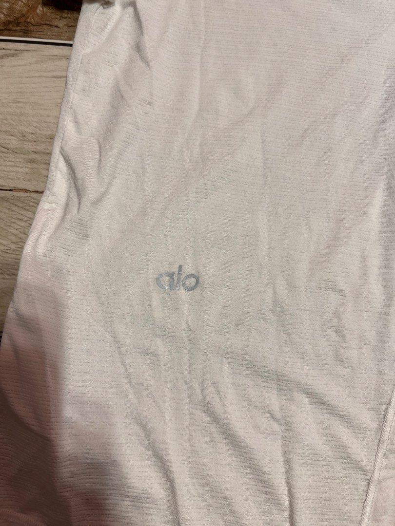 ALO drifit shirt (Category: Activewear) located in Silay City. Submitted by jeffreyxsummer (Listing ID 1466460451, Image 3). Description: See photo for more details.