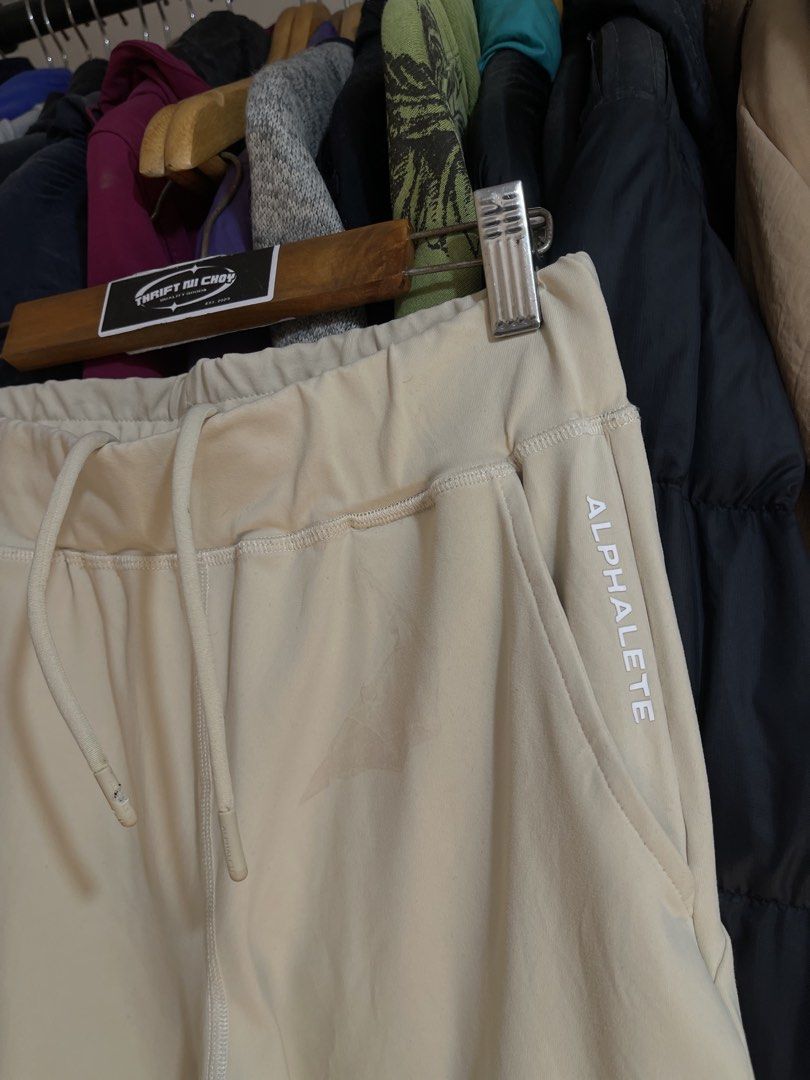 Alphalete Jogger Pants (Category: Activewear) located in Cabuyao City. Submitted by jeirussamson897 (Listing ID 1466347852, Image 3). Description: Alphalete Jogger Pants small 26-30 waistline (stretchable) 37 length excellent condition needwash (has stain) asnew condition on fabric it has stains only 9/10 349+sf.