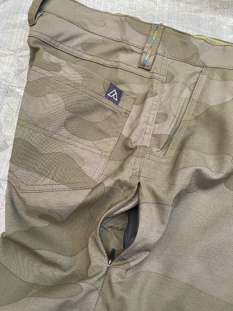 Alpine Design Quick Dry Trail Head Tech Camouflage Shorts (Category: Shorts) located in Cadiz. Submitted by davidspothead (Listing ID 1466353102, Image 2). Description: Size 30 on tag Length 20" Good as new .