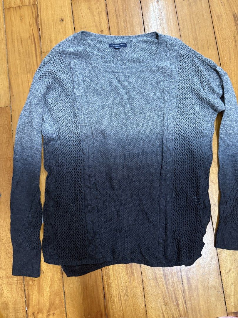 American Eagle Knit Long sleeve (Category: Coats, Jackets and Outerwear) located in Manila. Submitted by a.c.shop (Listing ID 1466350641, Image 1). Description: Size medium.