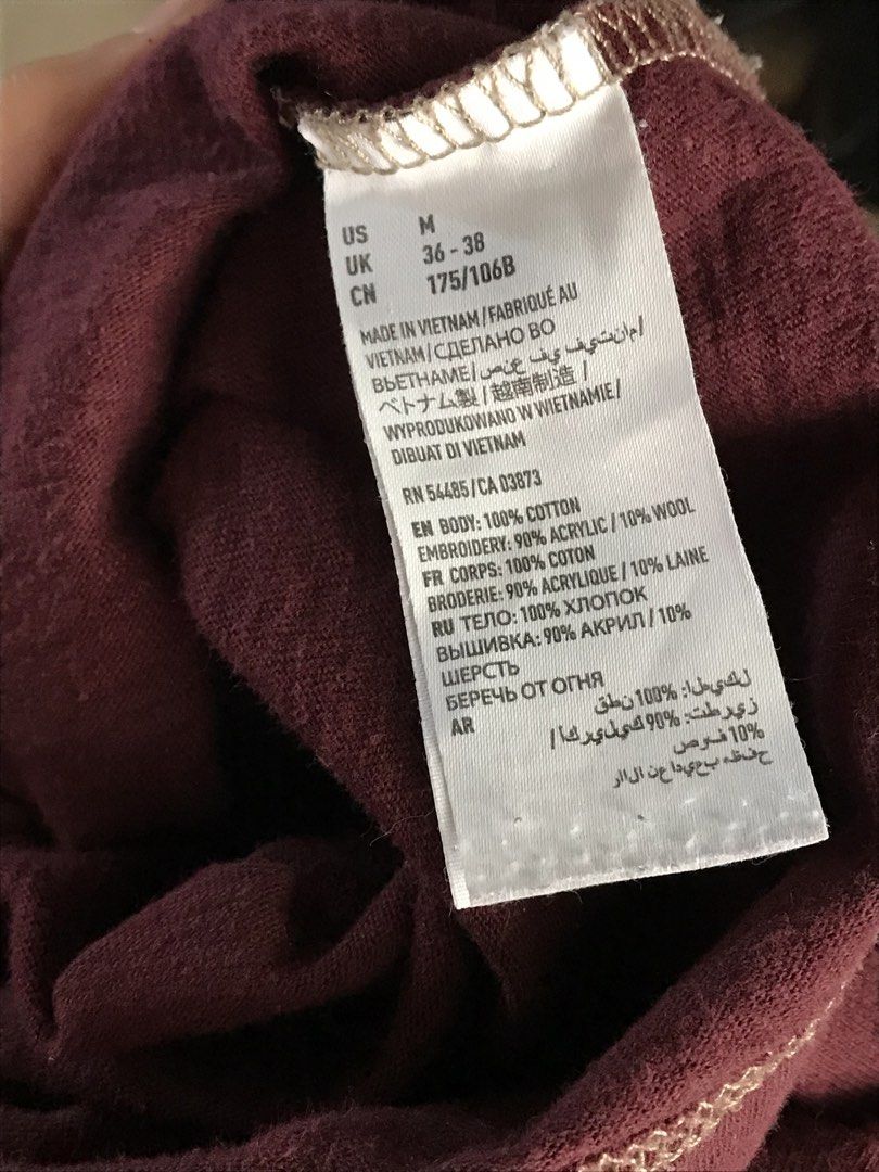 American Eagle Long Sleeve Shirt Maroon Size M (Category: Longsleeves) located in Manila. Submitted by swiftstorm.ace395 (Listing ID 1466379421, Image 3). Description: - Brand: American Eagle Outfitters - Item: Long sleeve tee - Color: Maroon - Size: M (Width: 54.5 cm, Length: 74 cm) - Material: 100% cotton body with acrylic-wool embroidered eagle logo - Fit: Relaxed fit with classic crew neck - Origin: Made in Vietnam - Condition: Excellent, tag