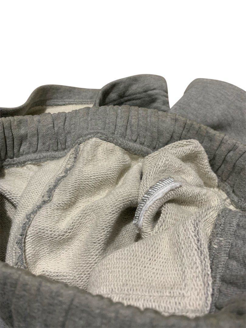 Ami (Category: Shorts) located in Manila. Submitted by lyf_7hrift (Listing ID 1466450154, Image 3). Description: Ami Short P250 18.5L 30W Dimes 9.5/10 Color Rate Excellent Condition.